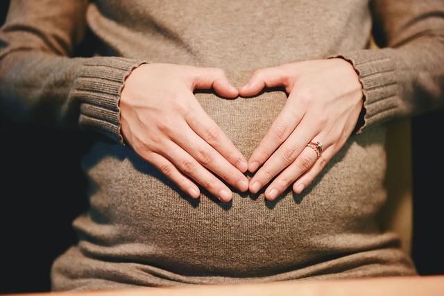 Plastika prsou a těhotenství: Co musíte vědět před zákrokem